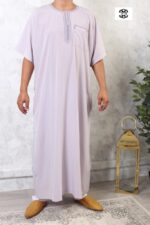 Qamis manches courtes brodé El Bassira parme clair 182