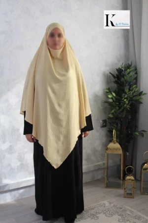 khimar long pointu pour femme musulmane, de couleur beige clair, en tissu jazz crêpe et de la marque El Bassira vue de face