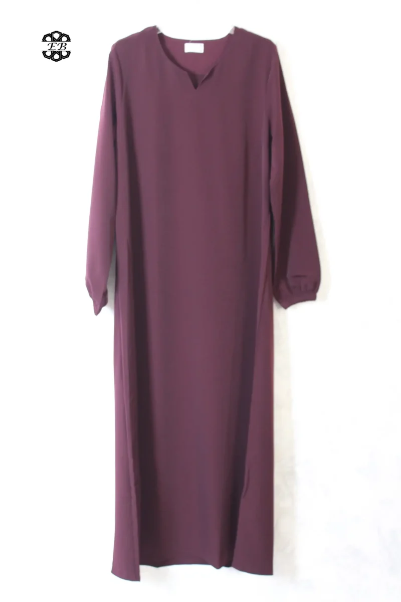 abaya coupe droite avec manches serrées aux poignets pour femme musulmane, de couleur cachou, en tissu koshibo et de la marque El Bassira