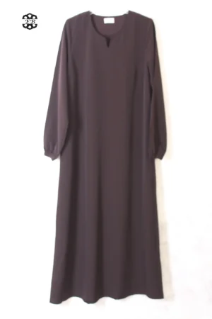 abaya coupe droite avec manches serrées aux poignets pour femme musulmane, de couleur marron cachou, en tissu koshibo et de la marque El Bassira