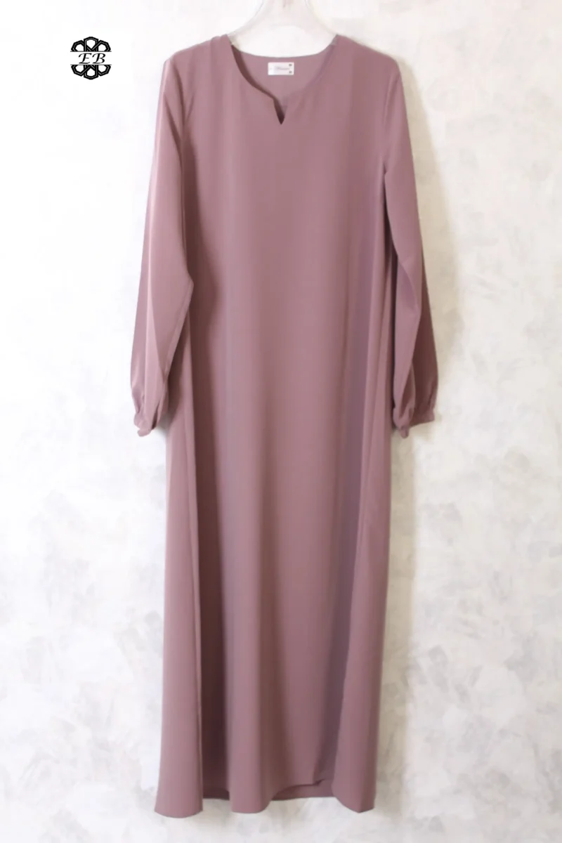 abaya coupe droite avec manches serrées aux poignets pour femme musulmane, de couleur pelure d'oignon, en tissu koshibo et de la marque El Bassira