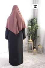 khimar court pointu pour femme musulmane voilée, de couleur brun calabre, en tissu wool peach et de la marque El Bassira vue de dos