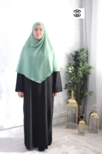 khimar court pointu pour femme musulmane voilée, de couleur vert clair, en tissu wool peach et de la marque El Bassira vue de face