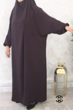 Jilbab 1 pièce Jazz aubergine Kellya vue des bras (A1 jazz 109)