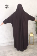 Jilbab 1 pièce Jazz aubergine Kellya vue de dos (A1 jazz 109)