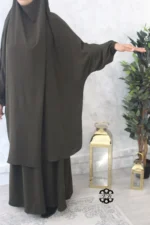 Jilbab jupe Jazz vert kaki foncé Kellya vue des bras (A2j jazz 52)