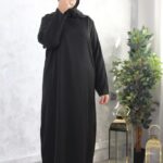Abaya noir intense wool peach droite El Bassira manches ouvertes (H WP fb)