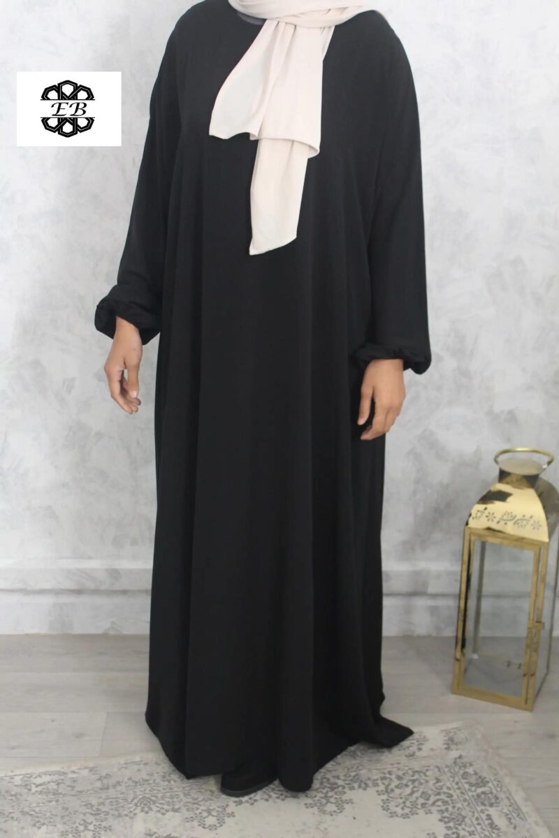 abaya-evasee-oversize-noir-caviary-el-bassira-Emma-e-cav-black (1) abaya evasee oversize noir caviary el bassira Emma e cav black 1