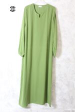 abaya-droite-manches-serrees-vert-avocat-wool-peach-el-bassira-he-wp-48