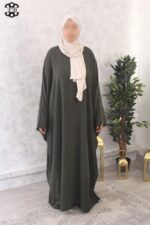 abaya saoudienne manches ouvertes jazz vert pétrole El Bassira Radya p 246 (3)